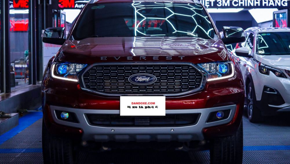 Hệ thống đèn xe Ford Everest