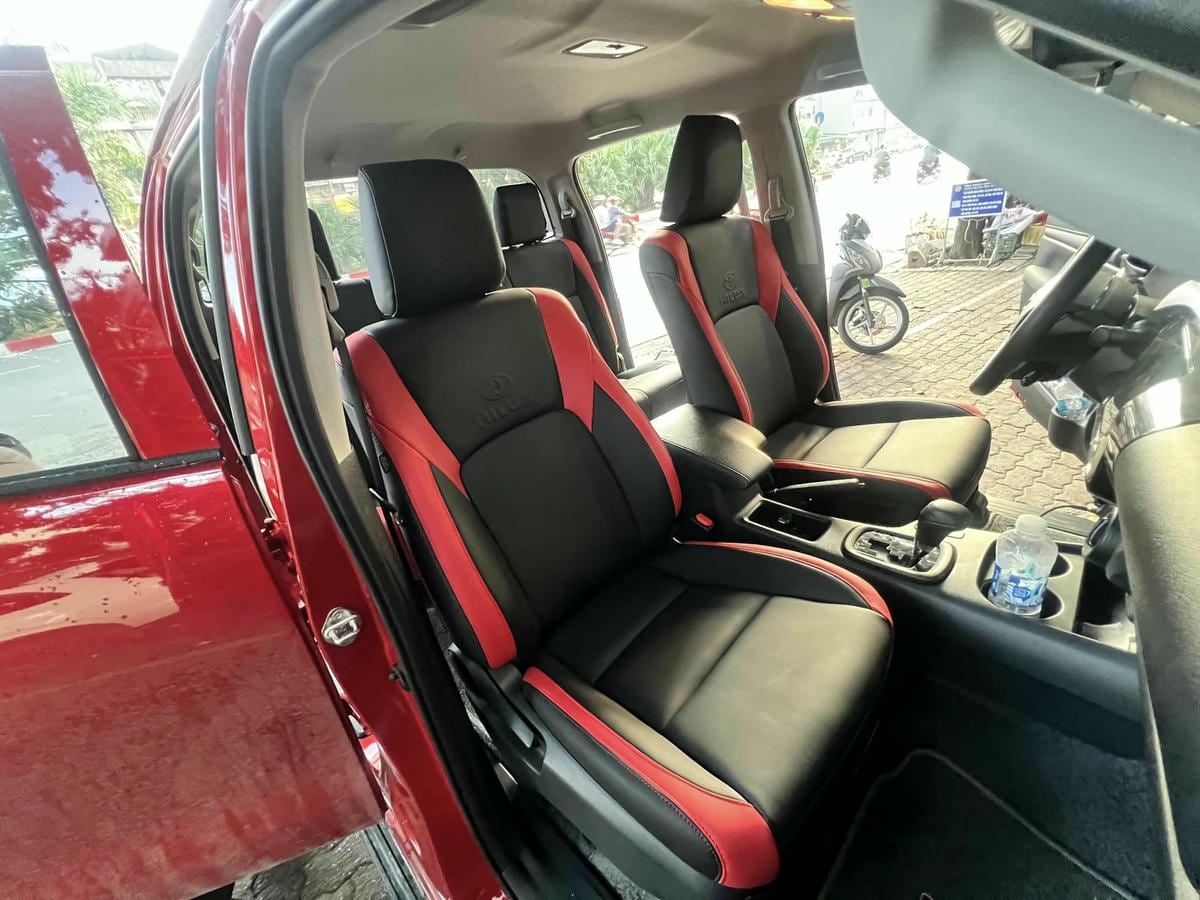 Bọc ghế da Toyota Hilux