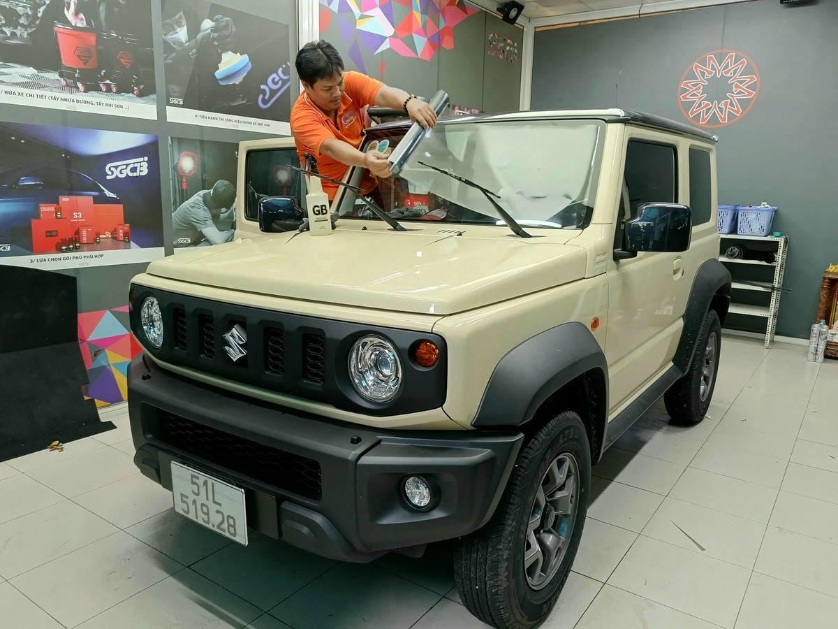 Dán phim cách nhiệt cho Suzuki Jimny