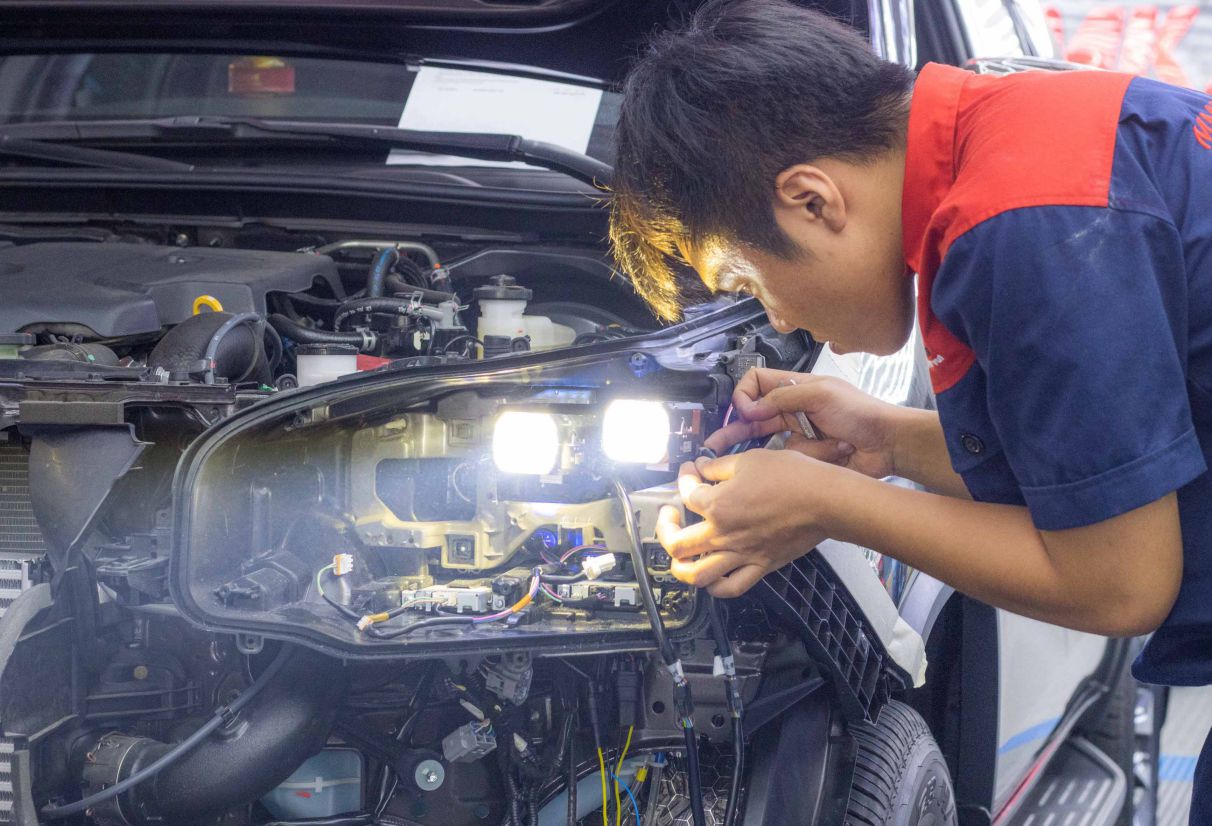 Độ đèn fortuner legender