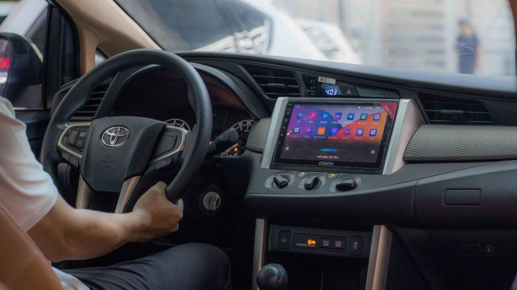 Màn hình android Toyota Innova 2021