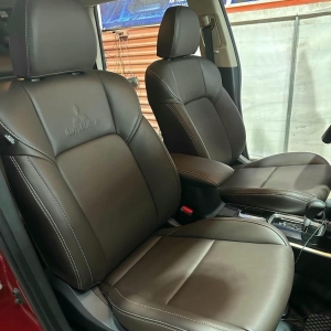 Bọc ghế da cho Mitsubishi Outlander