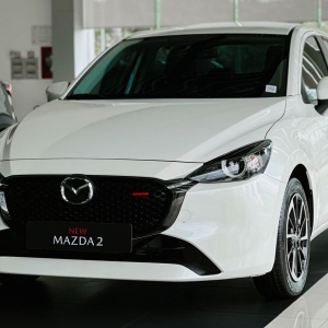 Dán phim cách nhiệt cho Mazda 2