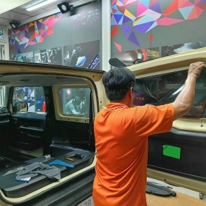 Dán phim cách nhiệt cho Suzuki Jimny