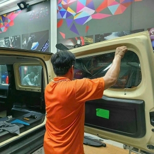 Dán Phim Cách Nhiệt Tại Đông Hưng Thuận (Quận 12)