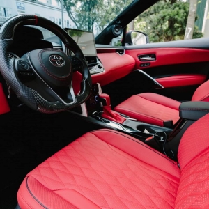 Đổi màu nội thất cho Toyota Cross